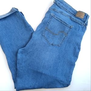 Levi Strauss GOLD boyfriend jean